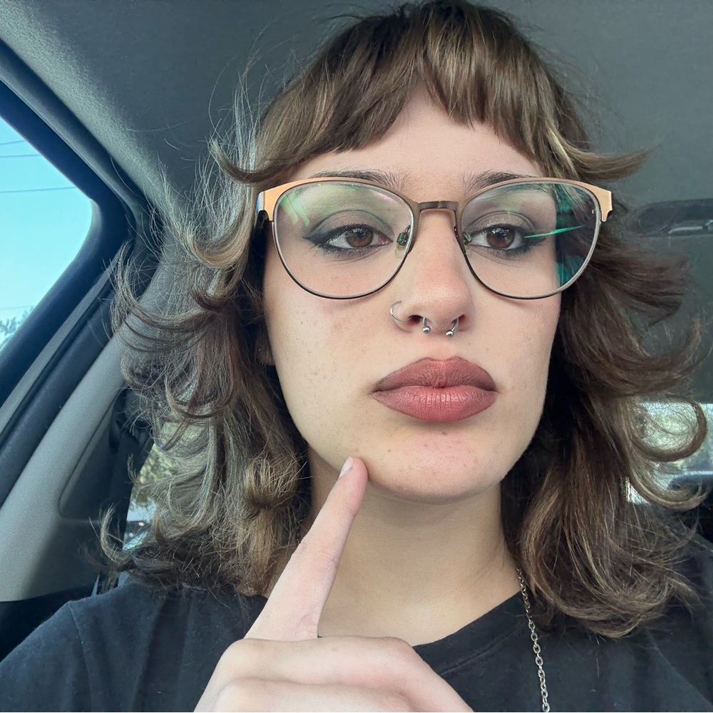 Meet your Posher, Emma